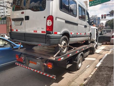 Guincho de Utilitário na Avenida Bandeirantes