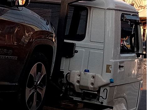 Serviço de Reboque na Avenida Bandeirantes