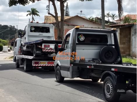 Guincho de Van na Rua Nelson Gama de Oliveira