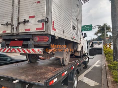 Guincho para Caminhão na Rua Nelson Gama de Oliveira